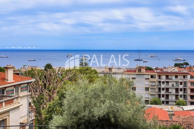 Apartment for sale in BEAULIEU-SUR-MER  - 3 rooms - 67 m&sup2; 