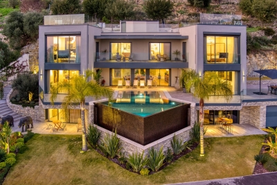 House for sale in EZE  - 12 rooms - 484 m&sup2; 