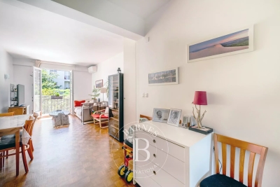 Apartment for sale in NEUILLY SUR SEINE  - 3 rooms - 70 m&sup2; 