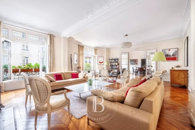Apartment for sale in PARIS 17EME  - 8 rooms - 275 m&sup2; 