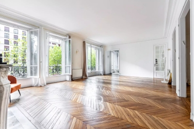 Apartment for sale in PARIS 16EME  - 6 rooms - 182 m&sup2; 