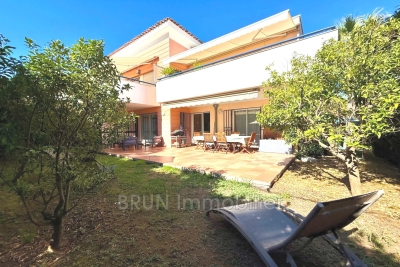 Apartment for sale in CAP D'ANTIBES  - 4 rooms - 58 m&sup2; 