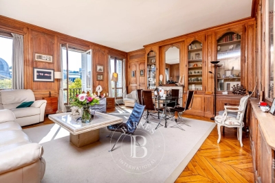 Apartment for sale in PARIS 8EME  - 6 rooms - 210 m&sup2; 