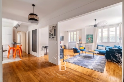 Apartment for sale in NEUILLY SUR SEINE  - 6 rooms - 131 m&sup2; 