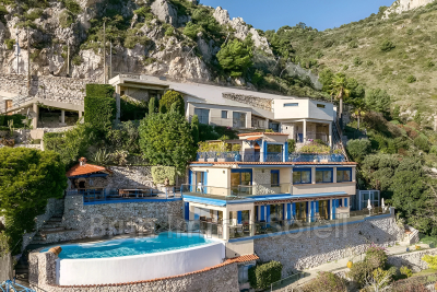 House for sale in EZE  - 7 rooms - 178 m&sup2; 