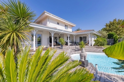 House for sale in LA TESTE-DE-BUCH  - 5 rooms - 177 m&sup2; 