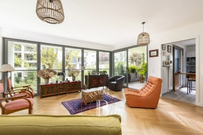 Apartment for sale in PARIS 15EME  - 4 rooms - 120 m&sup2; 
