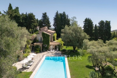 House for sale in VENCE  - 11 rooms - 520 m&sup2; 