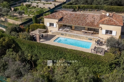 House for sale in VALLAURIS  - 6 rooms - 235 m&sup2; 