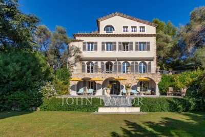 House for sale in CAP D'ANTIBES   - 300 m&sup2; 