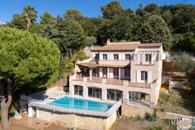 House for sale in ST-PAUL-DE-VENCE  - 8 rooms - 374 m&sup2; 