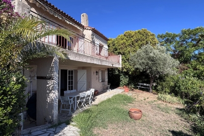 House for sale in VALLAURIS  - 6 rooms - 160 m&sup2; 