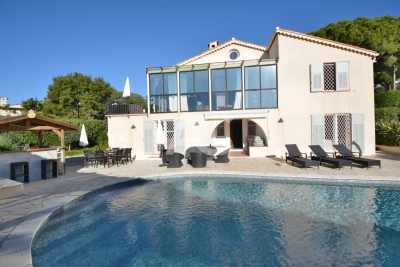 House for sale in CAP D'ANTIBES  - 6 rooms - 285 m&sup2; 