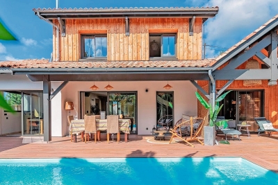 House for sale in LA TESTE-DE-BUCH  - 5 rooms - 144 m&sup2; 