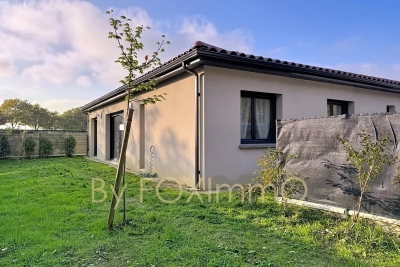 House for sale in DÉCINES-CHARPIEU  - 4 rooms - 102 m&sup2; 