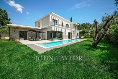 House for sale in MOUGINS   - 400 m&sup2; 