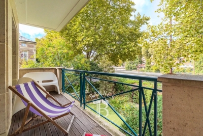 Apartment for sale in NEUILLY SUR SEINE  - 3 rooms - 69 m&sup2; 