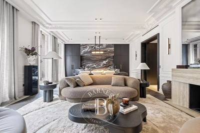 Apartment for sale in PARIS 8EME  - 4 rooms - 130 m&sup2; 