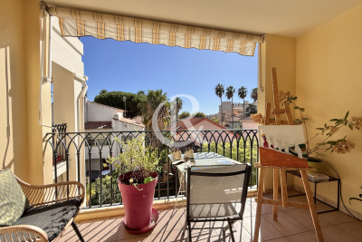 Apartment for sale in HYÈRES  - 3 rooms - 62 m&sup2; 