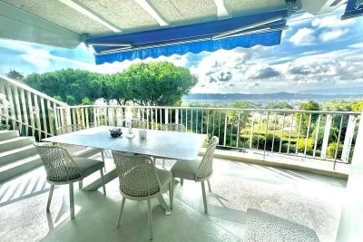 Apartment to rent in CAP D'ANTIBES  - 5 rooms - 120 m&sup2; 