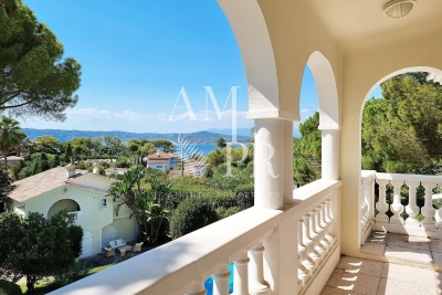 House for sale in CAP D'ANTIBES  - 6 rooms - 374 m&sup2; 