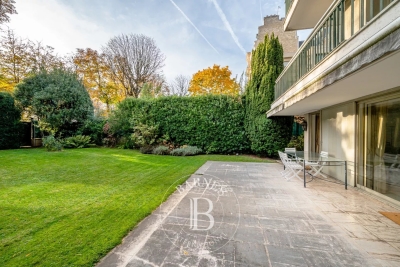 Apartment for sale in NEUILLY SUR SEINE  - 8 rooms - 258 m&sup2; 