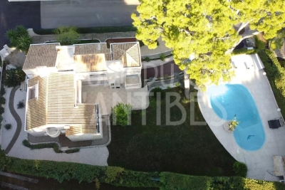 House for sale in CAP D'ANTIBES  - 8 rooms - 297 m&sup2; 