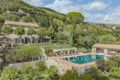 House for sale in GRASSE  - 12 rooms - 640 m&sup2; 