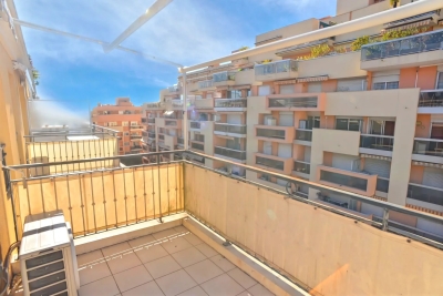 Apartment for sale in MENTON  - 2 rooms - 45 m&sup2; 