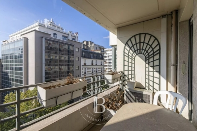 Apartment for sale in PARIS 15EME  - 4 rooms - 89 m&sup2; 