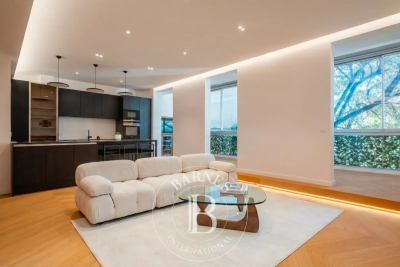 Apartment for sale in MARSEILLE 8EME  - 3 rooms - 117 m&sup2; 