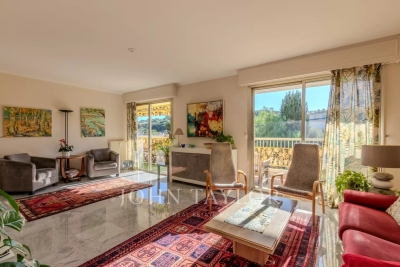 Apartment for sale in CAP D'ANTIBES  - 3 rooms - 97 m&sup2; 
