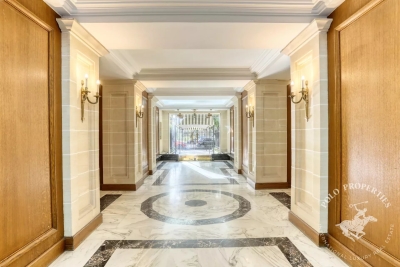 Apartment for sale in NEUILLY SUR SEINE  - 3 rooms - 106 m&sup2; 