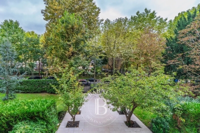 Apartment for sale in NEUILLY SUR SEINE  - 4 rooms - 118 m&sup2; 