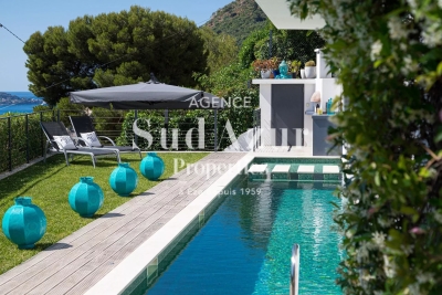 House for sale in EZE  - 6 rooms - 170 m&sup2; 