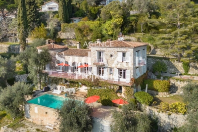 House for sale in EZE  - 10 rooms - 370 m&sup2; 