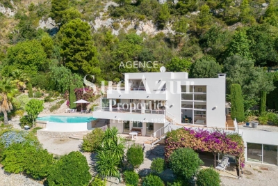 House for sale in EZE  - 7 rooms - 262 m&sup2; 