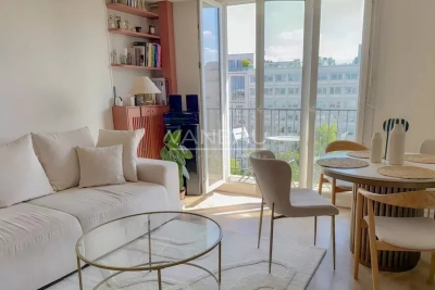 Apartment for sale in NEUILLY SUR SEINE  - 2 rooms - 52 m&sup2; 