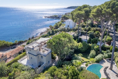 House for sale in CAP D'ANTIBES  - 6 rooms - 234 m&sup2; 