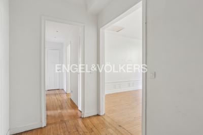 Apartment for sale in NEUILLY SUR SEINE  - 2 rooms - 54 m&sup2; 