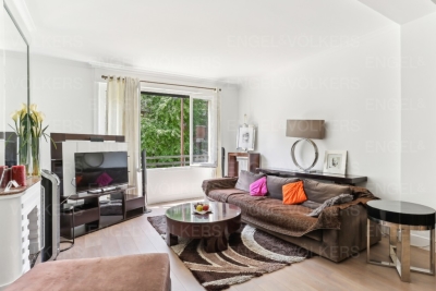 Apartment for sale in NEUILLY SUR SEINE  - 2 rooms - 64 m&sup2; 