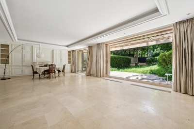 Apartment for sale in NEUILLY SUR SEINE  - 5 rooms - 214 m&sup2; 