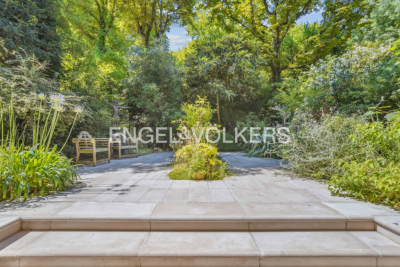 Apartment for sale in NEUILLY SUR SEINE  - 5 rooms - 140 m&sup2; 