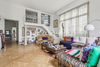 Apartment for sale in NEUILLY SUR SEINE  - 6 rooms - 204 m&sup2; 