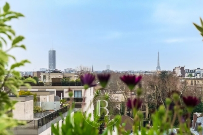 Apartment for sale in real estate NEUILLY SUR SEINE  - 7 rooms - 200 m&sup2; 