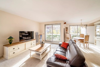 Apartment for sale in NEUILLY SUR SEINE  - 4 rooms - 109 m&sup2; 