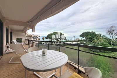 Apartment for sale in VILLENEUVE-LOUBET  - 3 rooms - 99 m&sup2; 