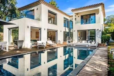 House for sale in ST-TROPEZ  - 6 rooms - 237 m&sup2; 