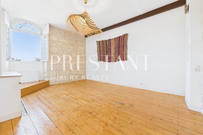 Apartment for sale in BORDEAUX  - 3 rooms - 75 m&sup2; 