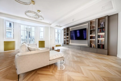 Apartment for sale in PARIS 8EME  - 4 rooms - 188 m&sup2; 